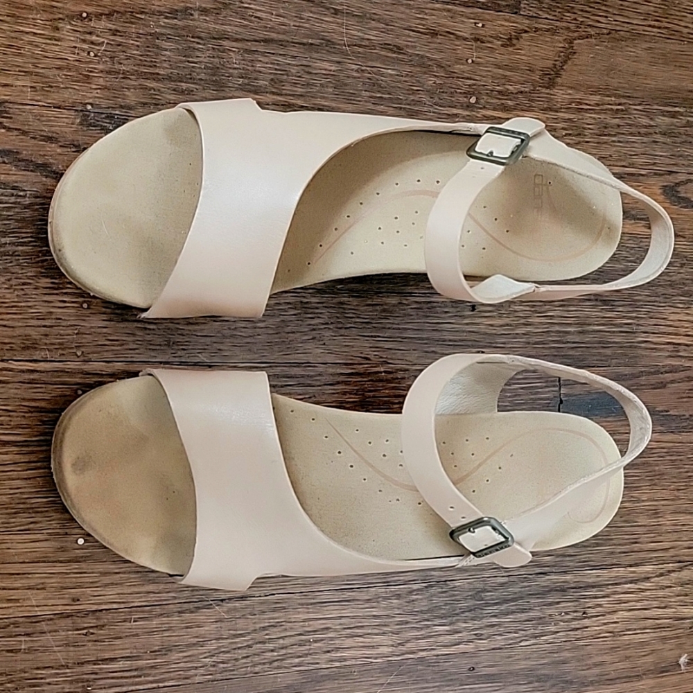 Dansko sandals light beige 3 inch heal